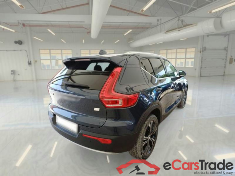 VOLVO XC40 / 2017 / 5P / FUORISTRADA T4 PLUG-IN HYBRID AUTO RECHARGE INSCR N1 #2