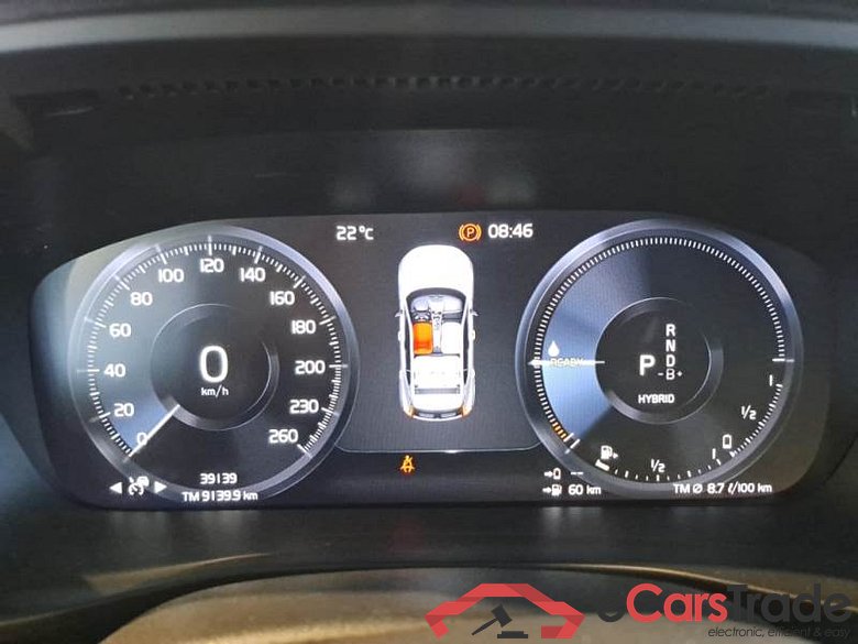 VOLVO XC40 / 2021 / 5P / SUV T5 RECHARGE PLUG-IN AUTO CORE #4