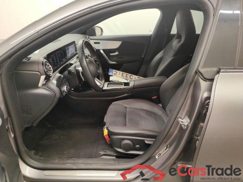Mercedes-Benz CLA CLA 250 e AMG Line 4d #3