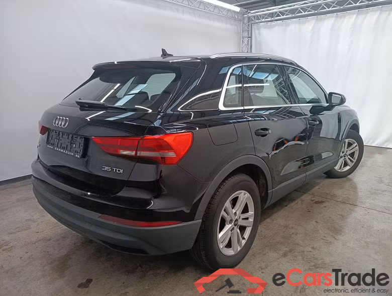 Audi Q3 35 TDI S Tronic Business Edition 5d #2