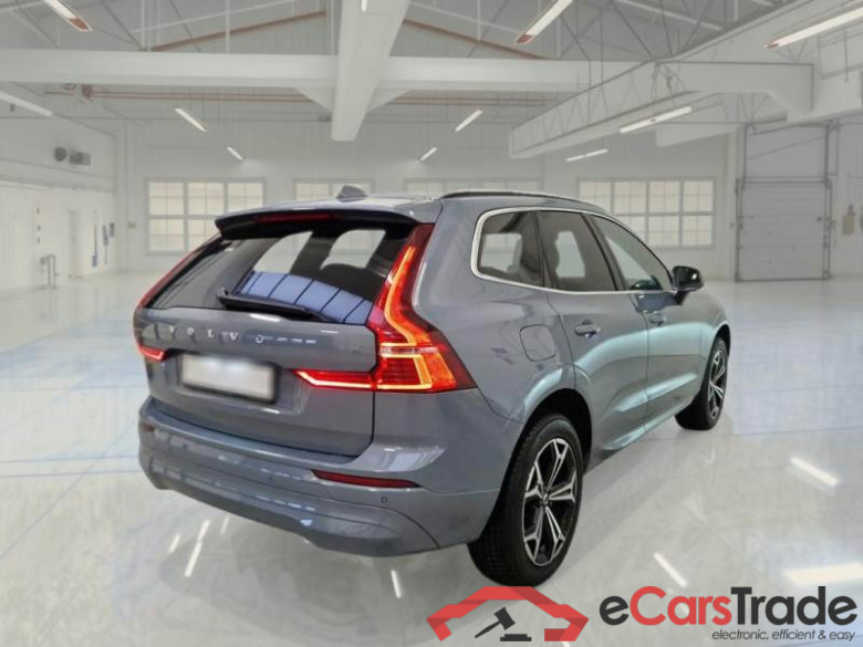 VOLVO XC60 / 2021 / 5P / SUV B4 D AWD AUTOMATICO MOMENTUM PRO #2