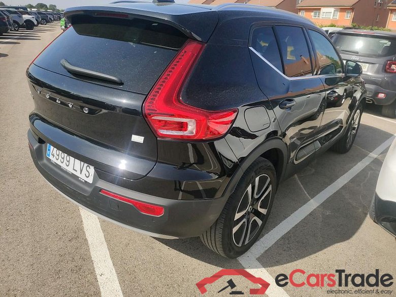 VOLVO XC40 / 2017 / 5P / todoterreno 1.5 T5 Twin Recharge Inscription Auto #2