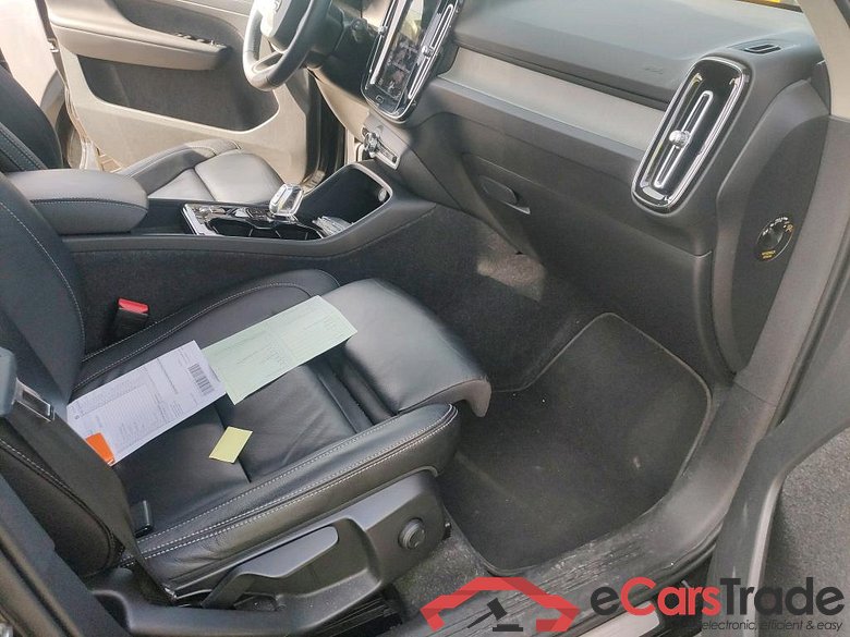 VOLVO XC40 / 2017 / 5P / todoterreno 1.5 T5 Twin Recharge Inscription Auto #6