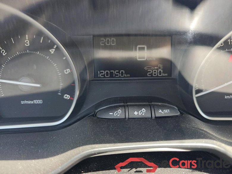 PEUGEOT 208 5p 1G berlina con portón 5P LIKE 1.6 BlueHDi 55KW (75CV) #5