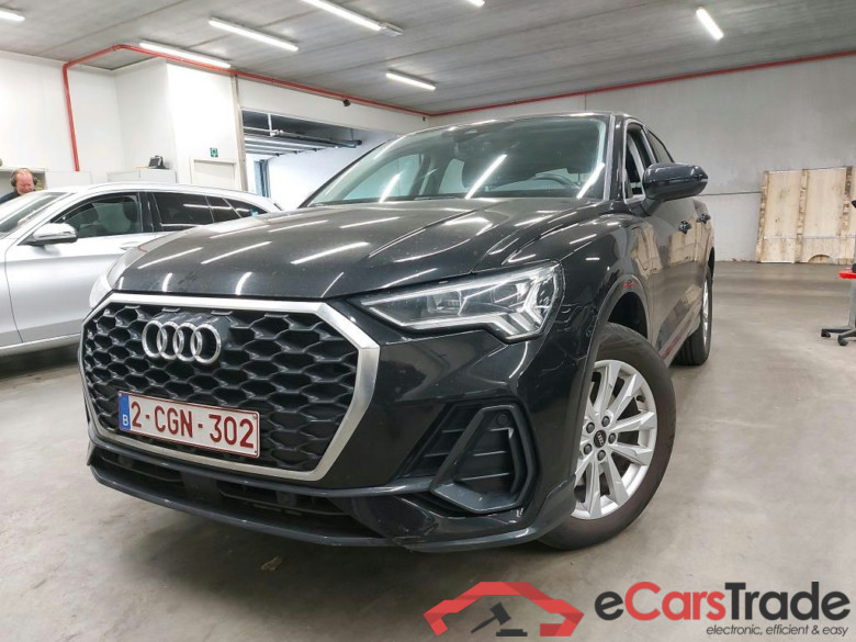 AUDI - AUD Q3 SB 45 TFSI e 245PK e S-Tronic Pack Platinum With Heated Seats & Adaptive Cruise Control  * HYBRID * #1