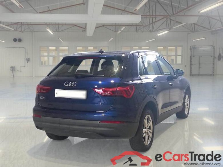 AUDI Q3 / 2018 / 5P / SUV 45 TFSI E S TRONIC BUSINESS #2