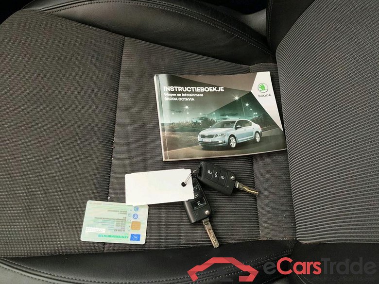 SKODA Octavia Combi 110 kW #6