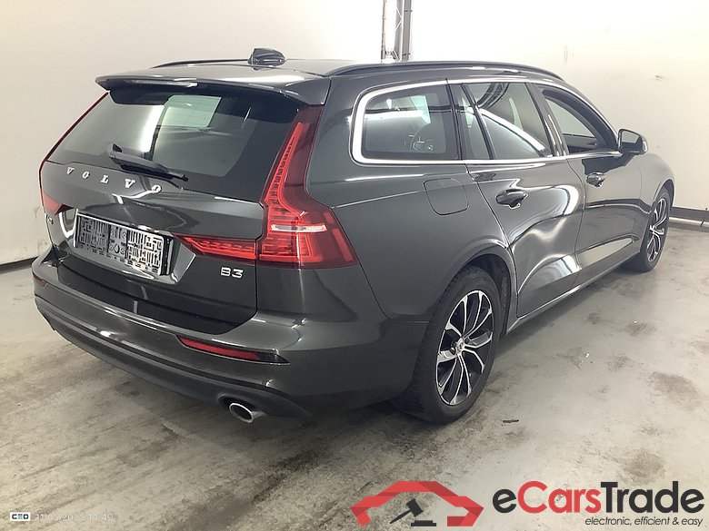 VOLVO V60 2.0 B3 MHEV MOMENTUM PRO DCT #4