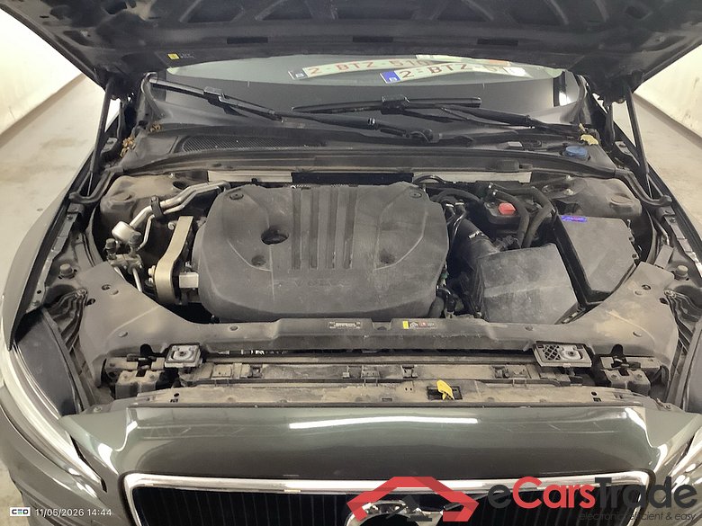 VOLVO V60 2.0 B3 MHEV MOMENTUM PRO DCT #6
