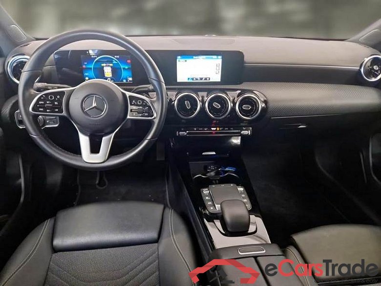 MERCEDES-BENZ CLASSE A / 2018 / 5P / BERLINA A 180 D AUTOMATIC BUSINESS EXTRA #3