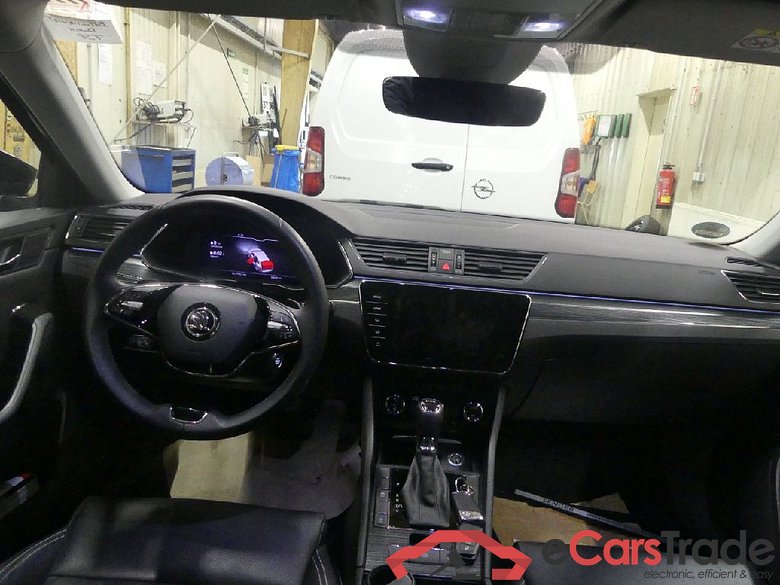 Superb Combi Premium Edition 2.0 TDI 147KW AT7 E6d #3