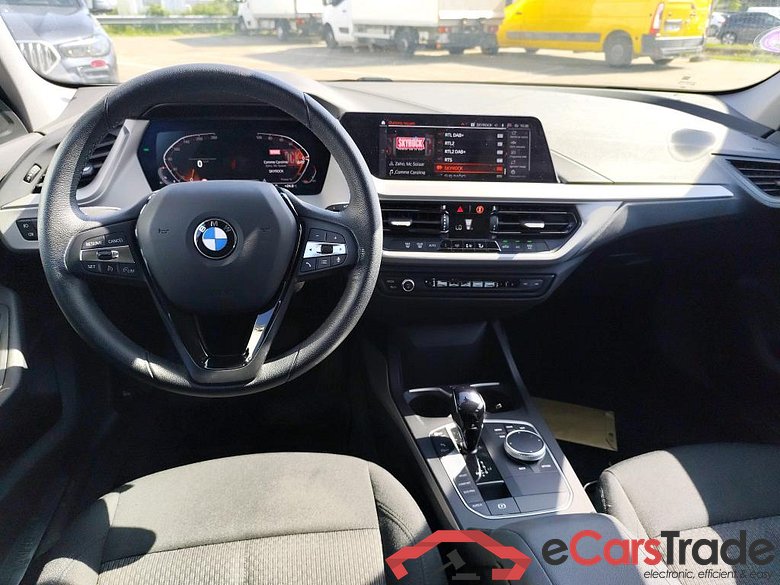 BMW Série 1 / 2019 / 5P / Berline 118i DKG7 Business Design #5