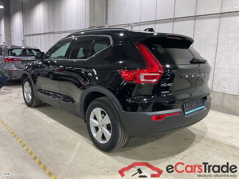 VOLVO XC40 1.5 T3 MOMENTUM CORE #1