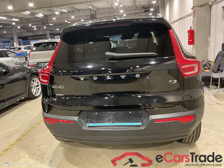 VOLVO XC40 1.5 T3 MOMENTUM CORE #3