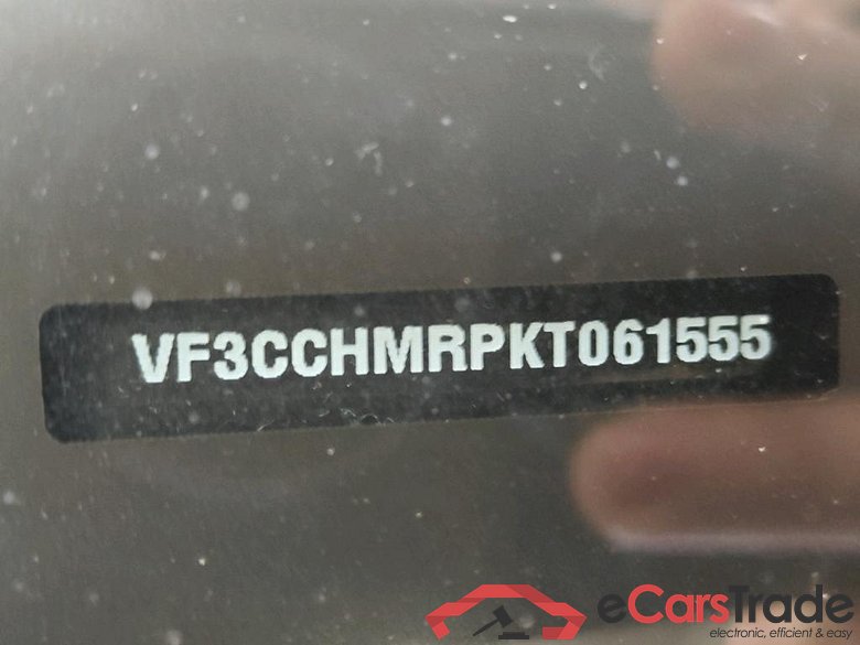 Peugeot 208 Signature 1.2 PureTech 82 5d #6