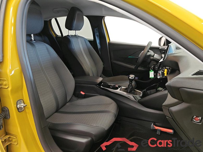 Peugeot 208 Allure 1.2 PureTech 100 5d #3