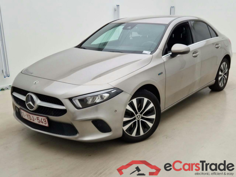 Mercedes A 250e Plug-In Hybrid Aut. LED-Xenon Widescreen Navi 1/2 Sport-Leather KeylessGo Camera Klima PDC ... #1