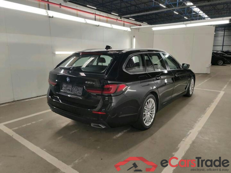 BMW 5 Reeks Touring 5 Reeks Touring 530e Auto (PHEV) 215kW/292pk  5D/P Auto-8 #4