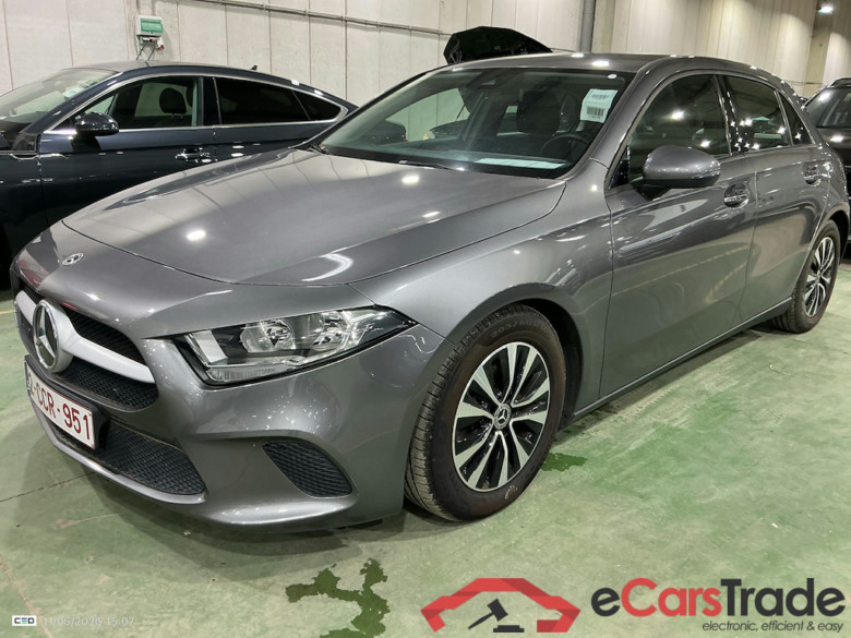 MERCEDES-BENZ A-CLASS 1.3 A 180 ESSENTIAL LINE DCT