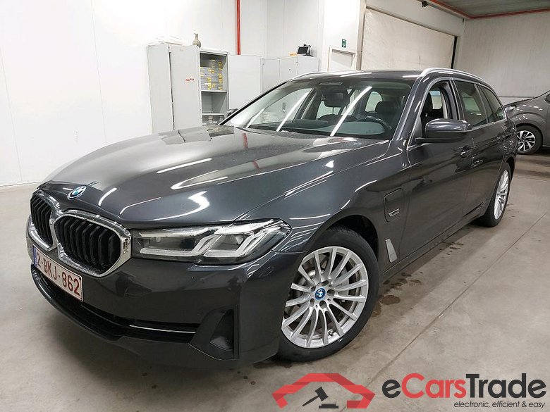 BMW - BMW 5 TOURING 530e 292PK Business Edition With Heated Dakota Seats & Driving Assistant Pro & Safety Pack & Parking Assistant  * HYBRID *