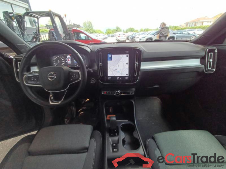 VOLVO XC40 / 2021 / 5P / SUV T4 RECHARGE PLUG-IN AUTO CORE #3