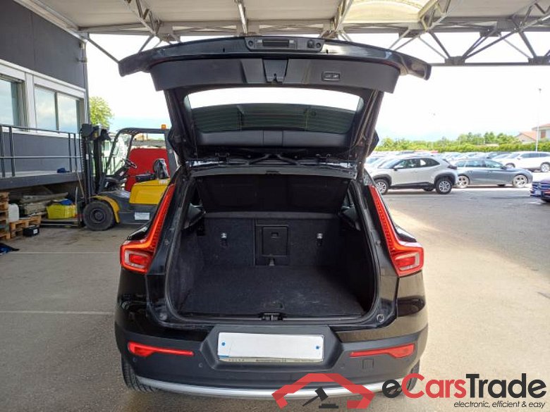 VOLVO XC40 / 2021 / 5P / SUV T4 RECHARGE PLUG-IN AUTO CORE #5