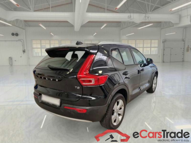VOLVO XC40 / 2017 / 5P / SUV T2 MOMENTUM PRO #2