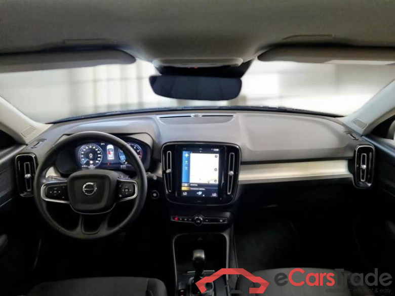 VOLVO XC40 / 2017 / 5P / SUV T2 MOMENTUM PRO #3