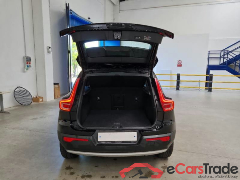 VOLVO XC40 / 2017 / 5P / SUV T2 MOMENTUM PRO #5