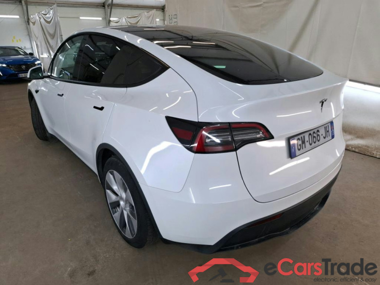 TESLA Model Y / 2021 / 5P / SUV RWD #3