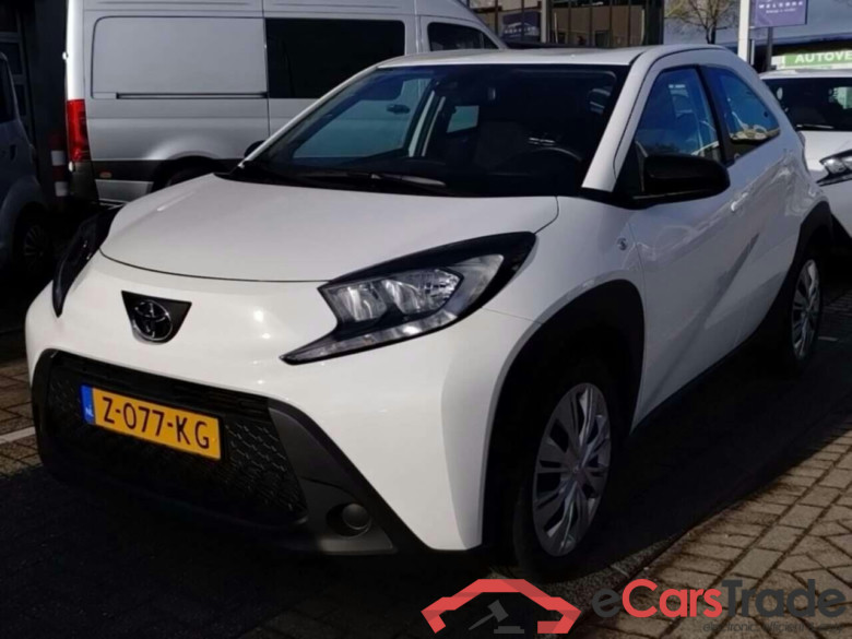 TOYOTA Aygo X 1.0 VVT-i MT Play #1