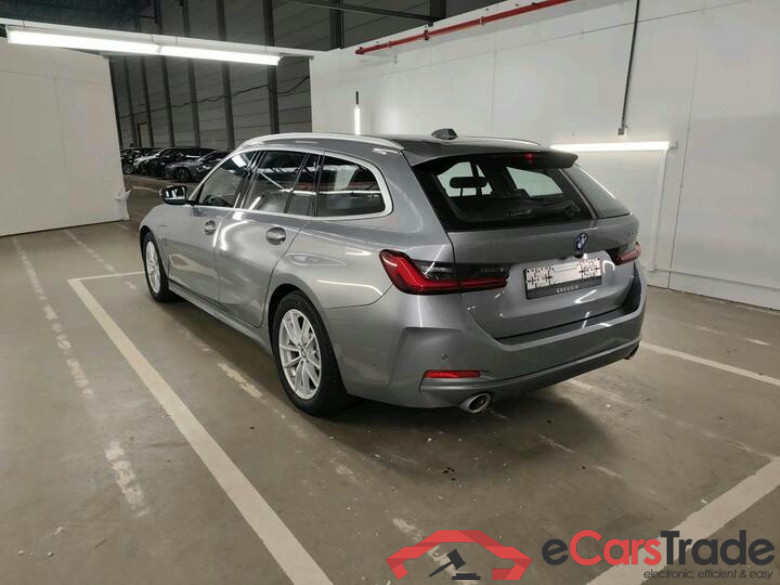 BMW 3 Reeks Touring 3 Reeks Touring 330e (215 kW) (PHEV) 215kW/292pk  5D/P Auto-8 - CO2 indicatief #3