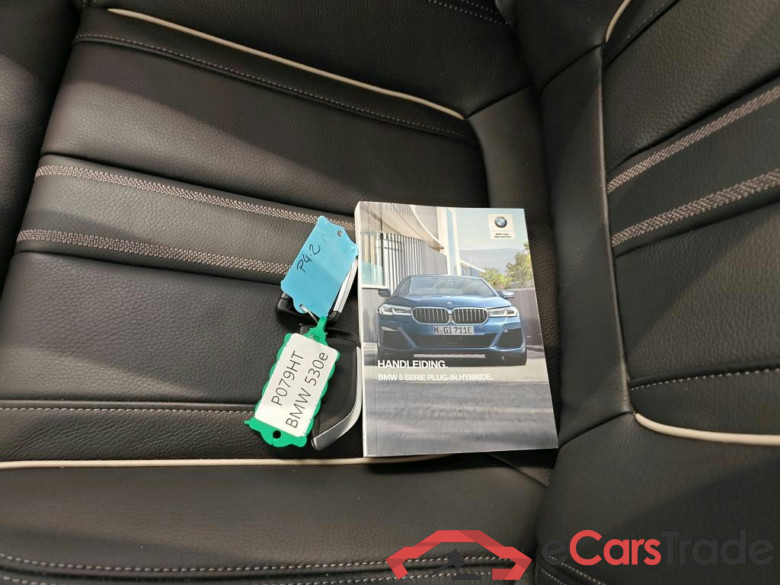 BMW 5 Serie Sedan 530e M Sport 4d + Pano #4