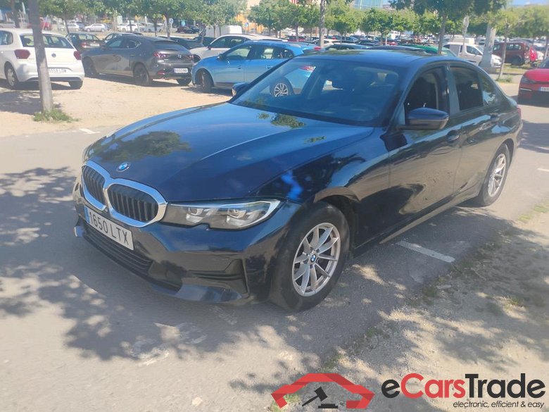 BMW Serie 3 / 2018 / 4P / sedán 318d Auto.