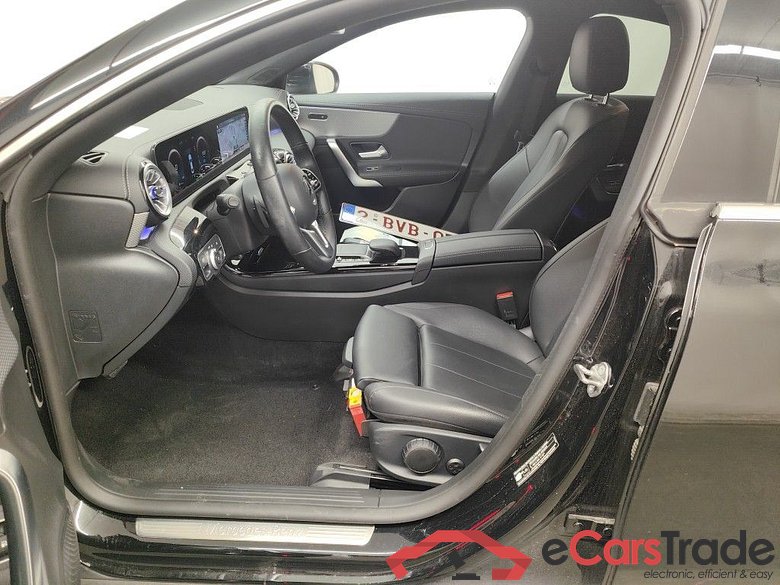 Mercedes-Benz CLA CLA 250 e Business Solution 4d #3