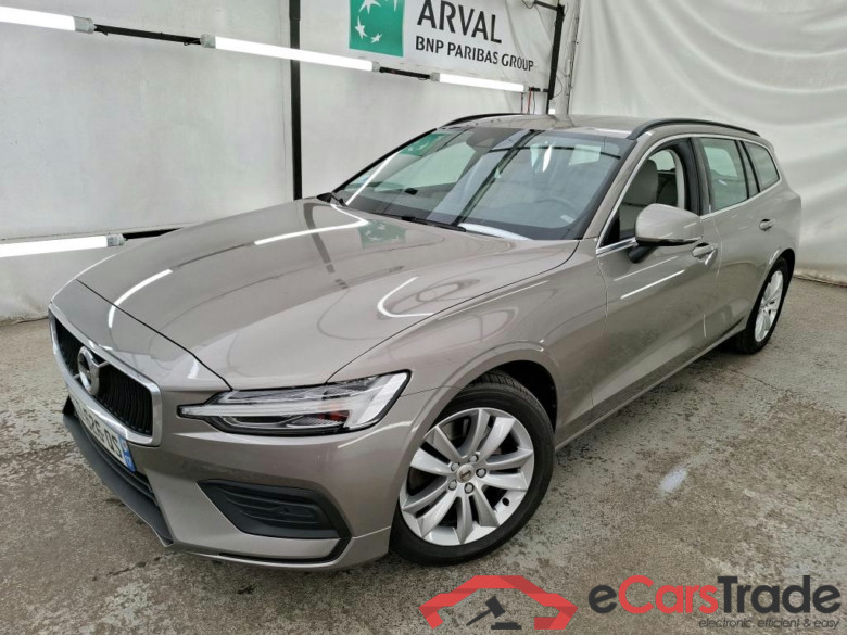 VOLVO V60 / 2018 / 5P / Break B3 163 GT 8 Momentum Business #1