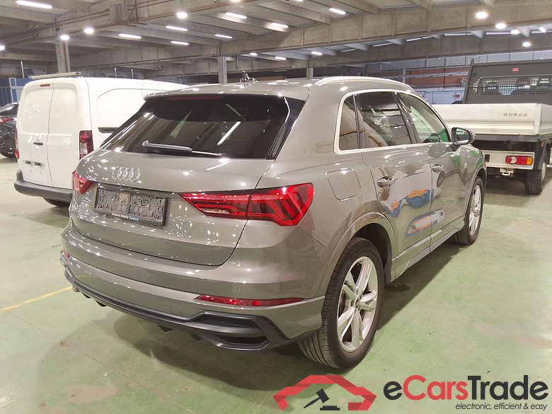 AUDI Q3 1.4 45 TFSI E S TRONIC S LINE #4