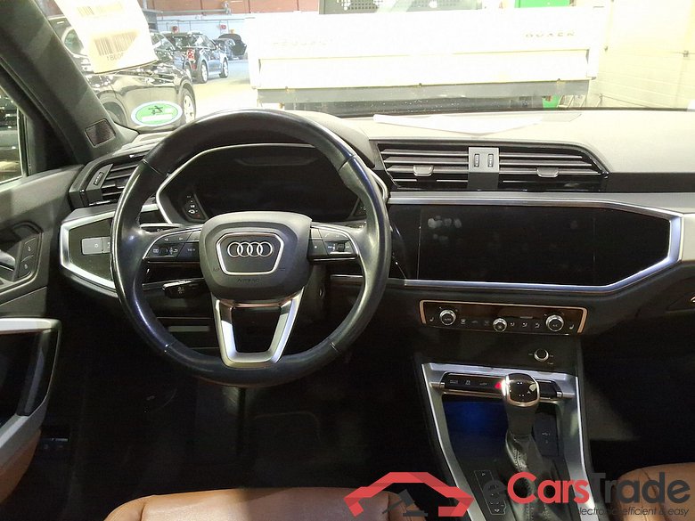 AUDI Q3 1.4 45 TFSI E S TRONIC S LINE #6