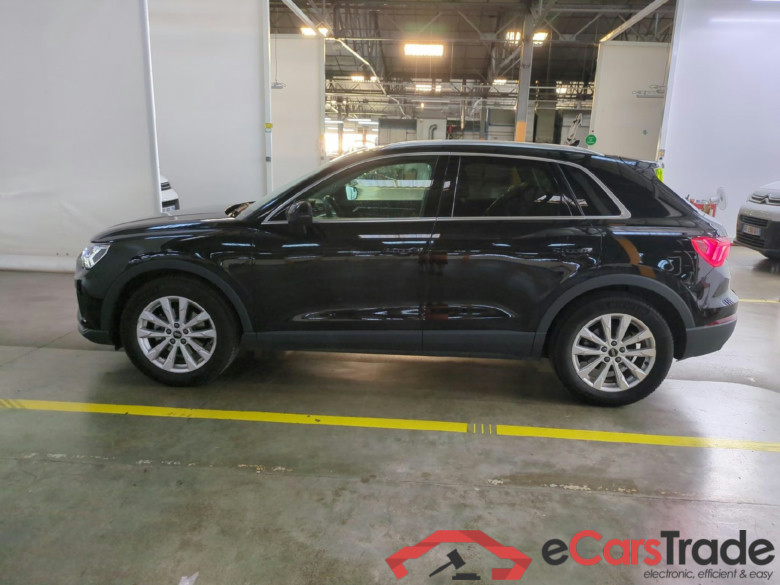 AUDI Q3 / 2018 / 5P / SUV 35 TFSI 150 S Tronic Advanced(SL) #2
