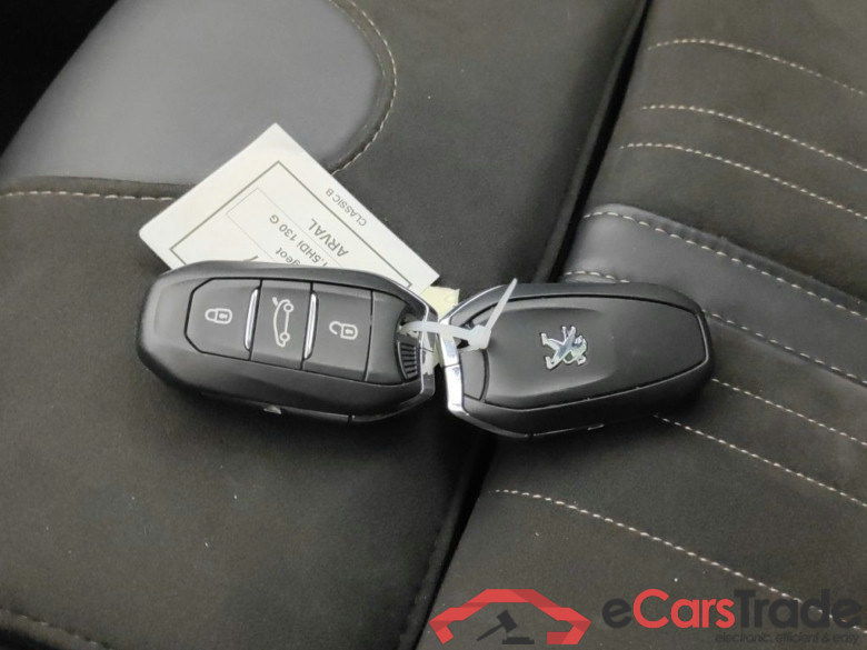 PEUGEOT 5008 DIESEL - 2021 1.5 BlueHDi 130 GT Pack AT 5d #4