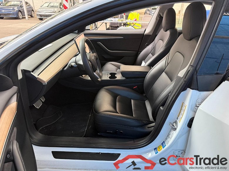 TESLA Model 3 RWD Hinterradantrieb 4d 239kW #4