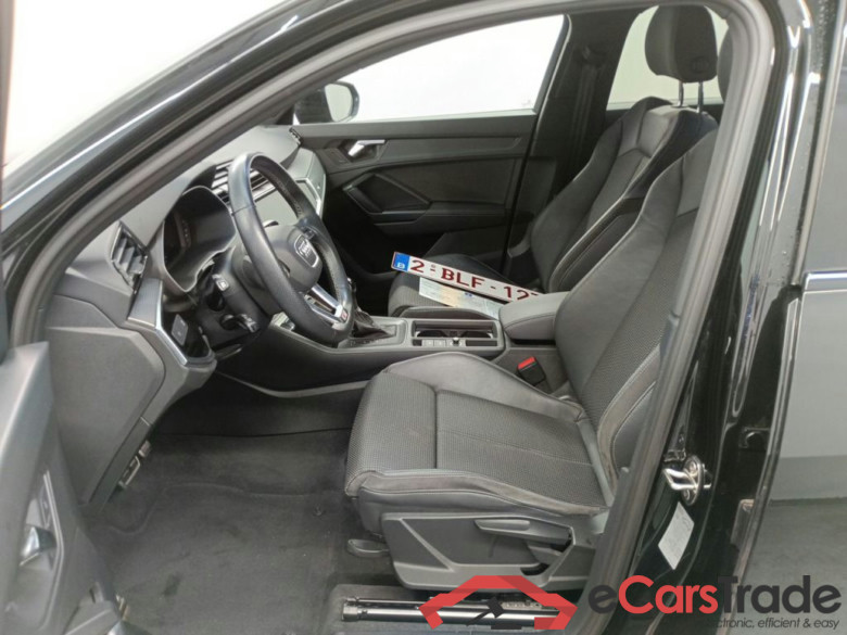 Audi Q3 Sportback 45 TFSI e S tronic S Line 5d #3