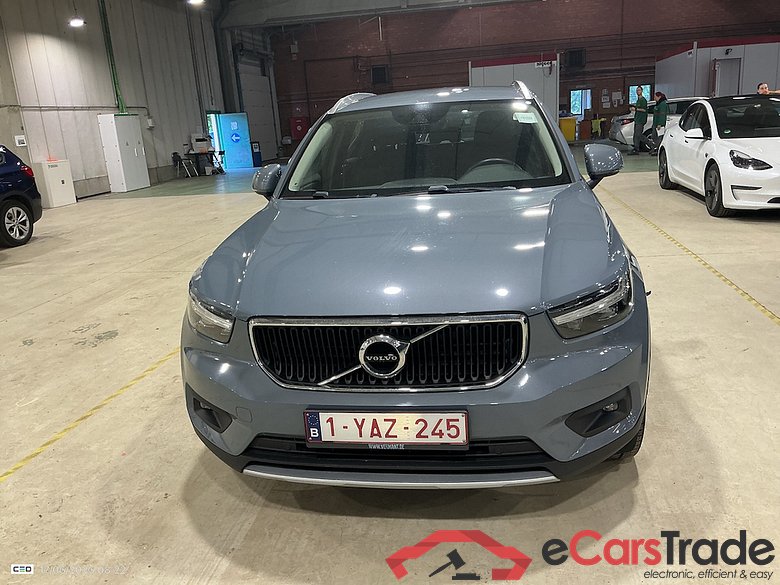 VOLVO XC40 DIESEL 2.0 D3 Momentum Pro #2