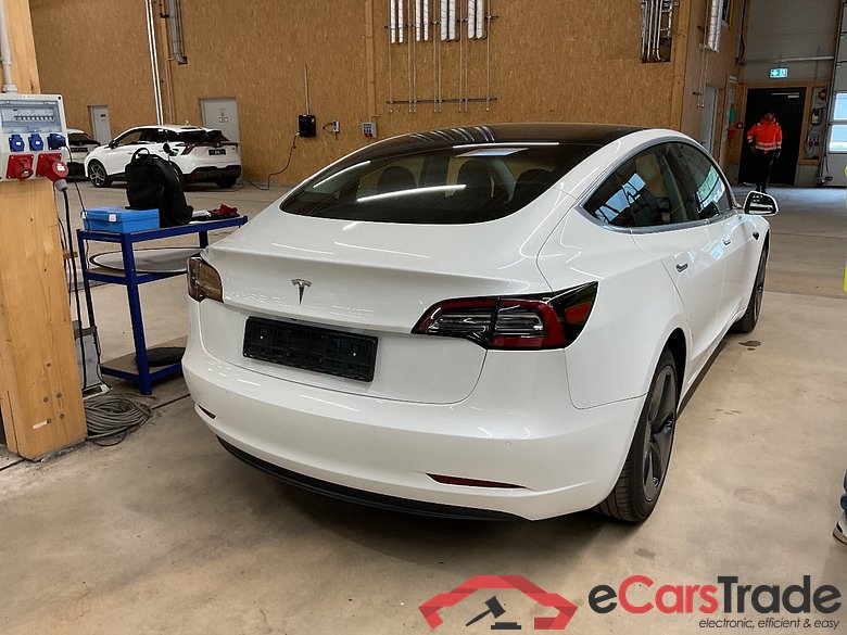 TESLA Model 3 Standard Reichweite Plus Hinterradantrieb 5d 225kW #2