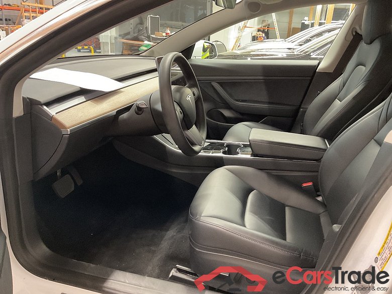 TESLA Model 3 Standard Reichweite Plus Hinterradantrieb 5d 225kW #4