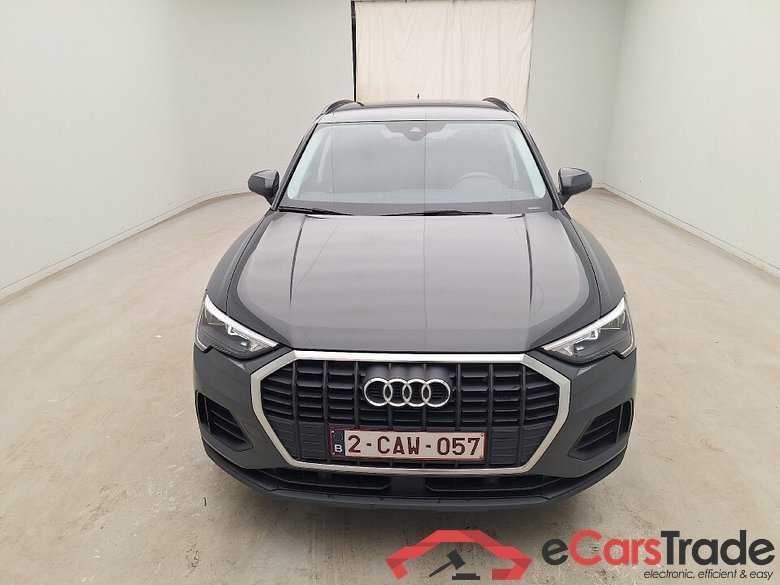 Audi, Q3 '18 PHEV, Audi Q3 45 TFSI e S tronic 5d #1