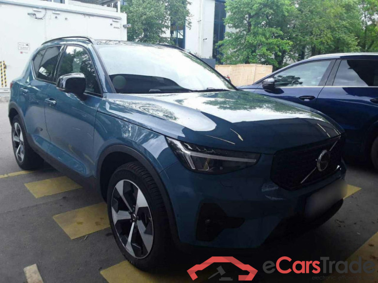 Volvo XC40 (2017->) DE - SUV5 B4 2WD EU6d, Plus Dark, (Facelift) 2022 - 2024 #1