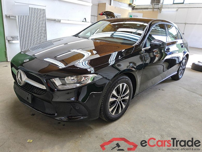 MERCEDES-BENZ A-Klasse A 180 7G-DCT Style 5d 100kW