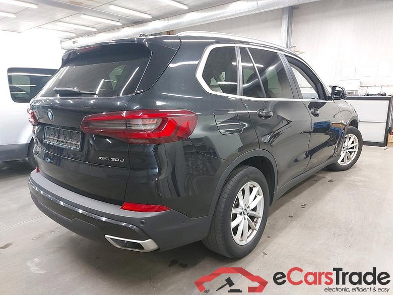 BMW - BMW X5 xDrive30dA 286PK Pack Business With Vernasca Leather & Driving Assistant Pack & Heat Comfort & Parking Assistant Plus Pack & Adaptive LED & Pano Roof #2