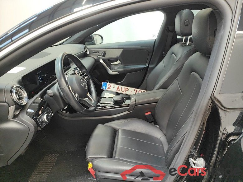 Mercedes-Benz CLA CLA 180 d DCT Business Solution 4d #3